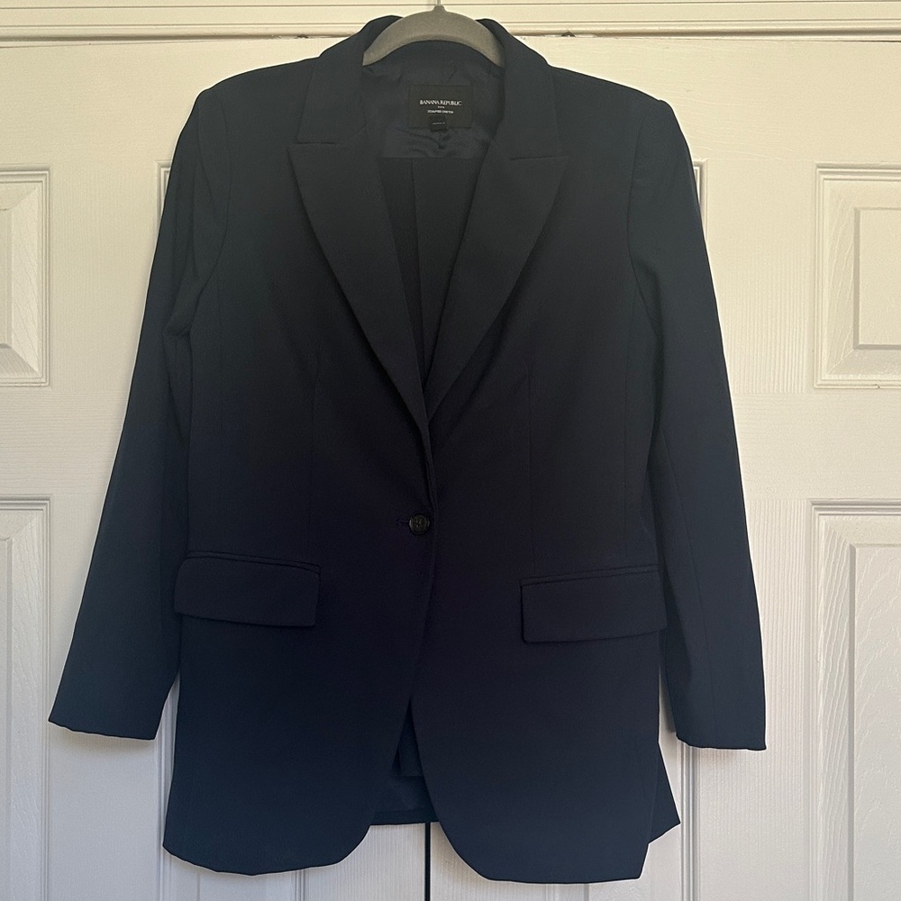 {Banana Republic} Navy Single-Button Women's Suit